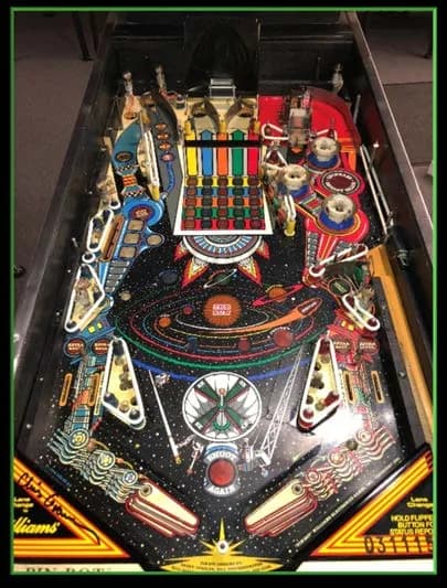 PIN·BOT Target-Bank mit eingebautem Playfield Protector